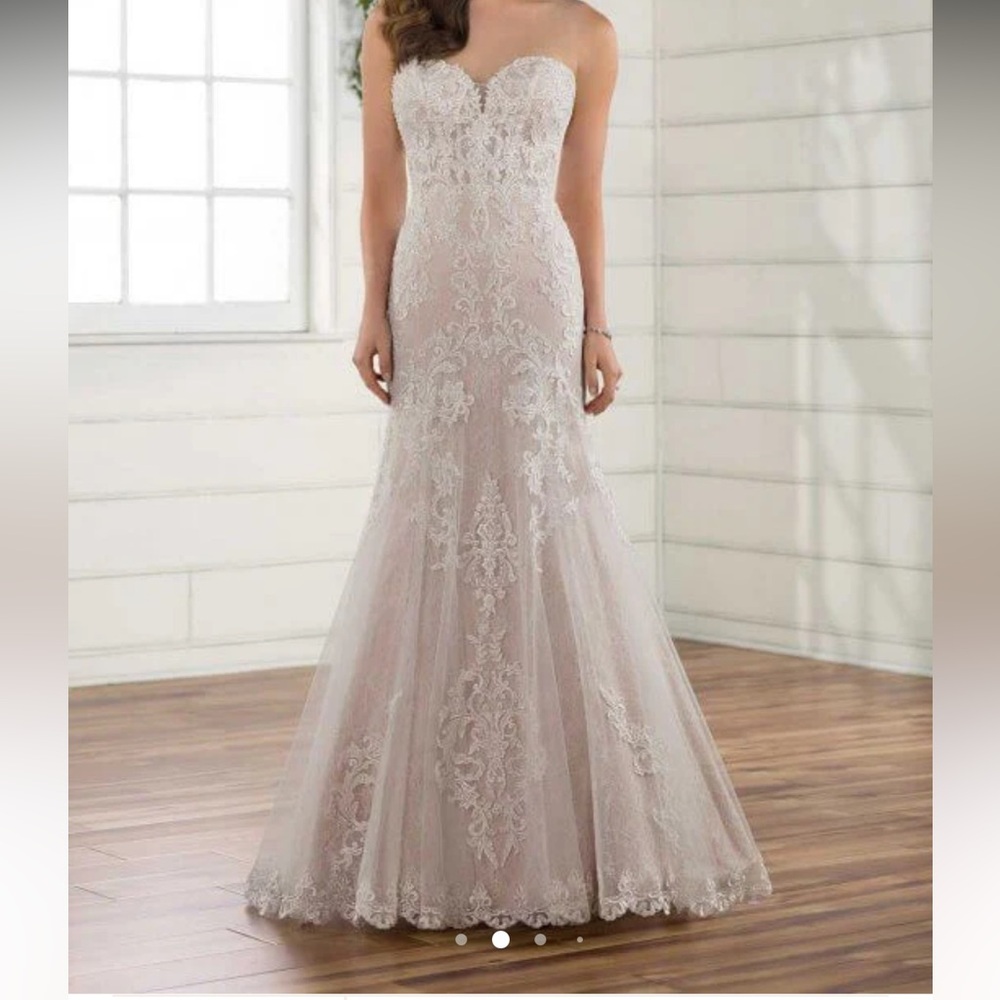Elegant Lace and Pearl Evening Gown